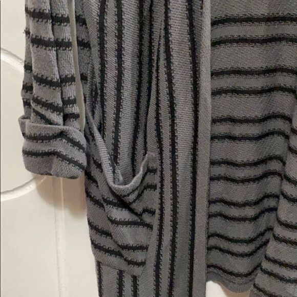 Final Touch Gray striped Cardigan 3/4 sleeve M - Picture 3 of 10